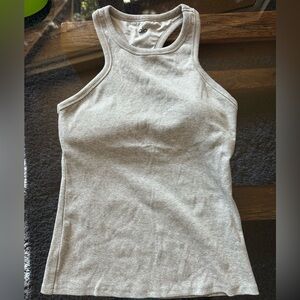 Lot of 3 XL Alo Yoga tanks EUC Black Heather Grey White